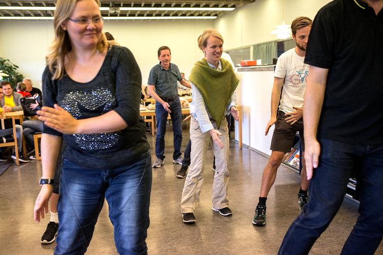 Motion i arbejdstiden vinder frem på flere arbejdspladser. 