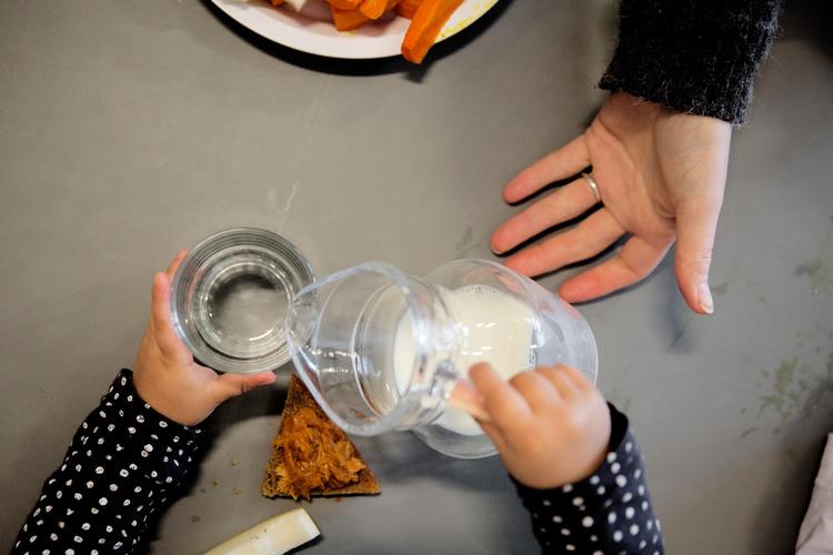 Regeringen vil have flere uddannede voksne i daginstitutioner med flest socialt udsatte børn.  