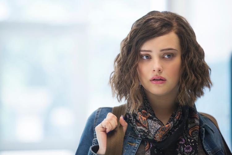 Hannah Baker begår selvmord i serien 'Døde piger lyver ikke'. Netflix får nu kritik.  