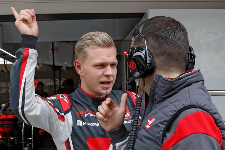 Kevin Magnussen afviser skjold på formel 1-racerne, da han mener, det vil nedsætte udsynet for kørerne. 