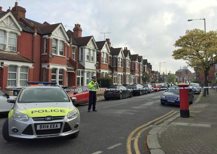 Politiet har foretaget en række anholdelser og afspærret et område omkring Harlesden Road i London.
 