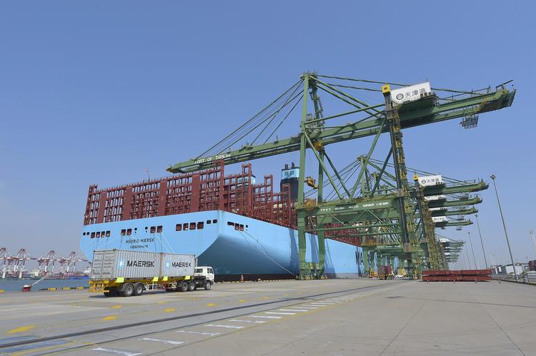 'Madrid Maersk' i Tianjin i Kina. 