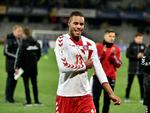 Mathias Zanka Jørgensen på vej fra banen i Cluj og hurtigt videre til privatflyet.  