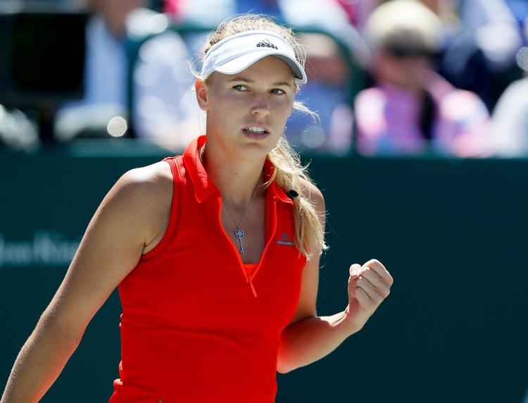 Et par gange måtte Caroline Wozniacki have behandlinger på banen under kampen i første runde i Madrid. 