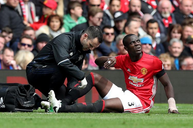 Manchester Uniteds dygtige ivorianske forsvarer Eric Bailly havde ikke meget at smile af søndag på Old Trafford. Opgøret med Swansea resulterede i en skade og uafgjort 1-1. 