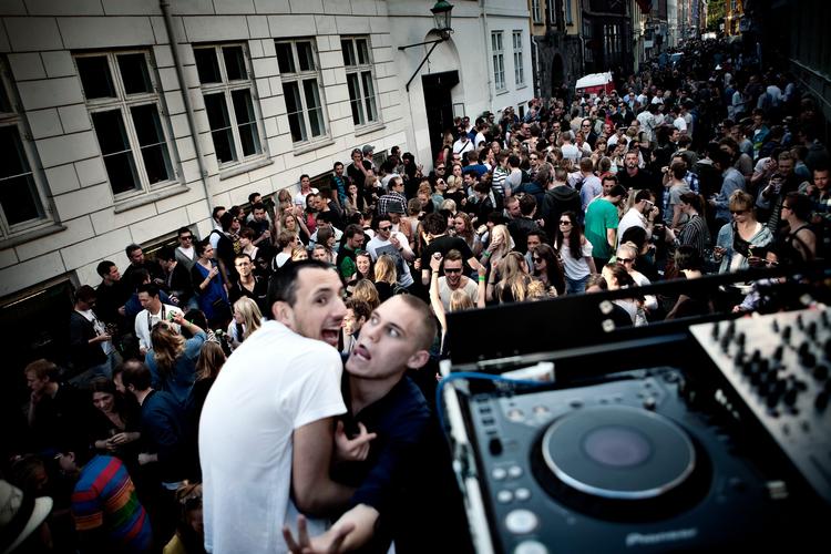 Distortion har offentliggjort alle gadefesterne på Nørrebro og Vesterbro, som finder sted henholdsvis 31. maj og 1. juni.  