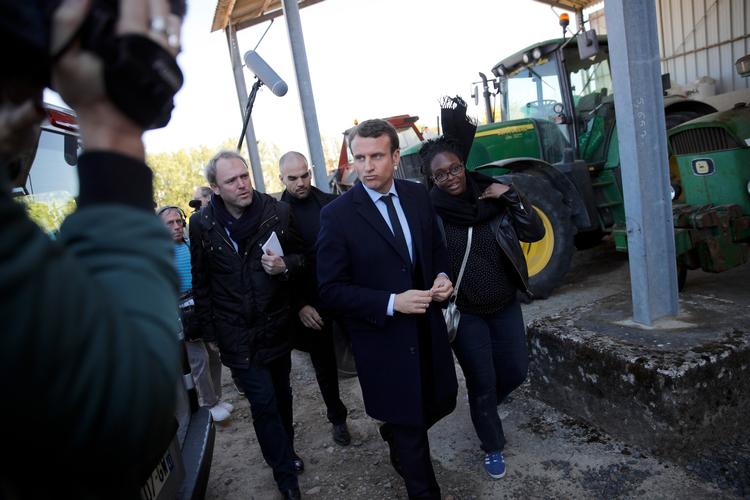 Ørkenvandring? Selv om den uafhængige centrumkandidat Emmanuel Macron lige nu får støtte fra etablerede partier både til højre og til venstre, skal han ikke regne med at få det nemt, hvis han bliver præsident. Macron kan få svært ved at manøvrere i Frankrigs parlament, Nationalforsamlingen. 