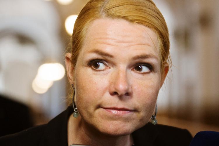 »Vi kommer ikke til at ændre så meget som et komma på grund af komitéens anbefalinger. Jeg er lodret uenig i deres budskab, som er fuldstændig forfejlet, siger Inger Støjberg. 