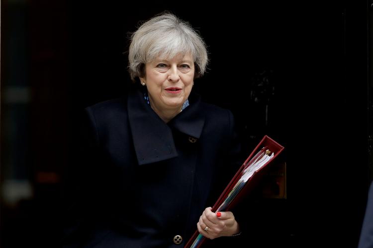 De Konservative med Storbritanniens premierminister Theresa Mayi spidsen bliver spået et jordskredsvalg ved det kommende parlamentsvalg i juni.  