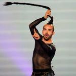 Slavko Kalezic med den imponerende hårpisk repræsenterer Montenegro med sangen 'Space' i aftenens semifinale.  