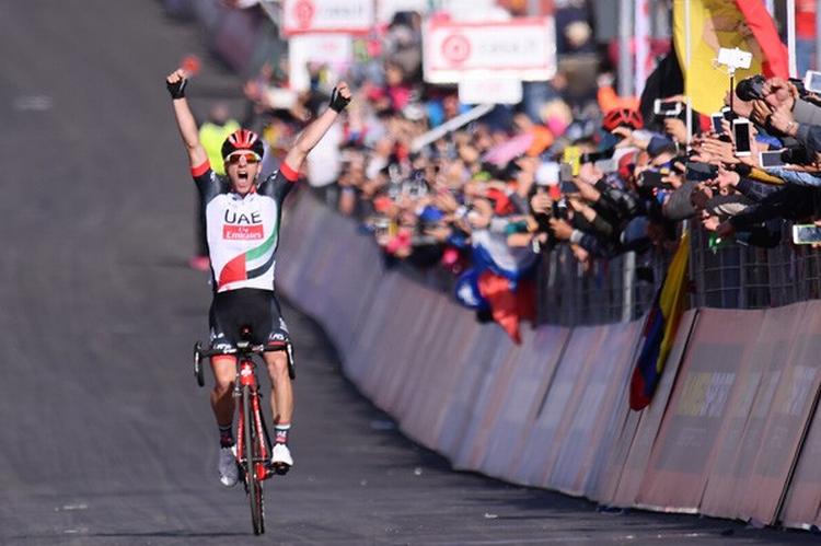 Jan Polanc fører ligesom for to år siden et langt udbrud succesrigt til ende ved det første møde med bjergene i Giro d'Italia. Foto: La Presse-D'Alberto/Ferrari. 