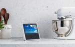 Den nye Amazon Echo Show-højttaler har en touchskærm ombord, der kan vise dig de ting, du og den indbygger, virtuelle assistent Alexa taler om.  