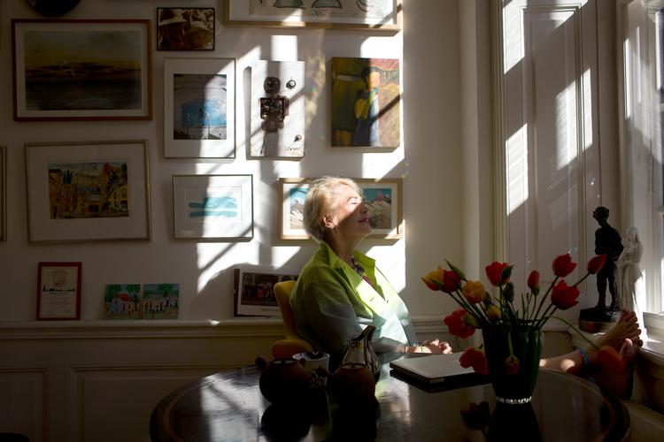 »Teaterarbejde fylder. Det er fra tidlig morgen til sen aften, og jeg bliver nu 67 år og vil gerne have et liv, som ikke kun er et arbejdsliv«, fortæller Vibeke Windeløv. 