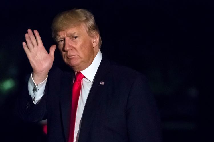 De amerikanske medier graver videre for at finde motiverne til Trumps fyring af FBI-direktør James Comey.  