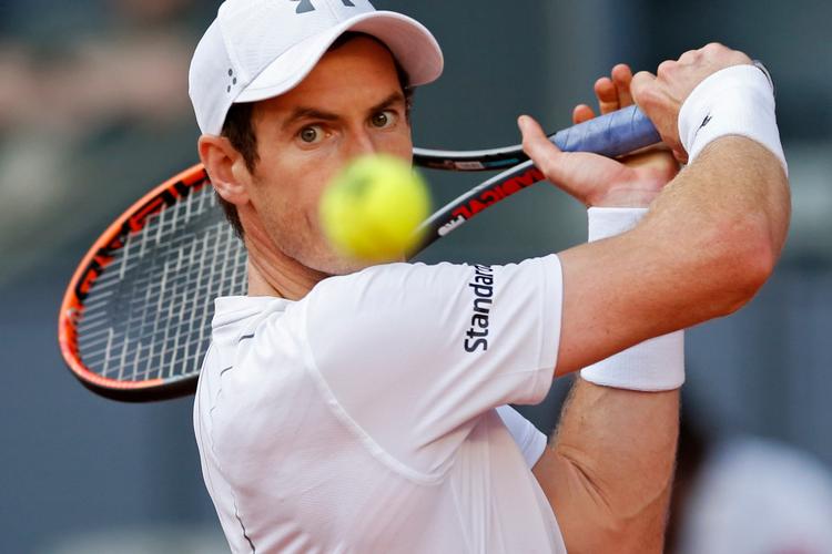 Andy Murray er på udkig efter formen, men han fandt den ikke på Madrids grus, hvor han ellers tidligere har fejret stor succes. 