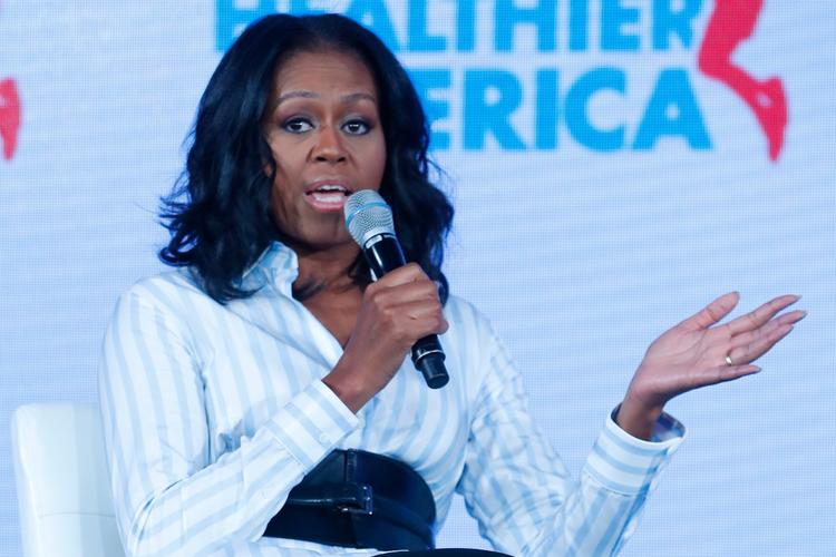 Michelle Obama deltog i går fredag i en årligt tilbagevendende sundhedskonference i Washington D.C, hvor hun blandt andet gik i rette med præsident Donald Trumps manglende fokus på sund skolemad. 