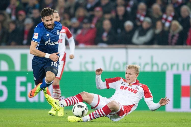 Frederik Sørensen (liggende) kan få debut på landsholdet. 