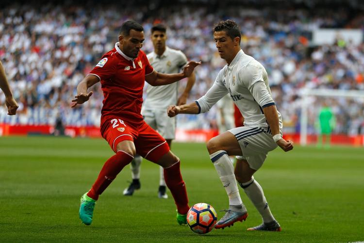 Cristiano Ronaldo scorede to mål mod Sevilla i 4-1-sejren. 