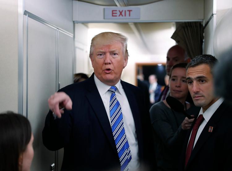 Donald Trump nægter at svare om, om han har optaget samtaler med FBI-direktør. 