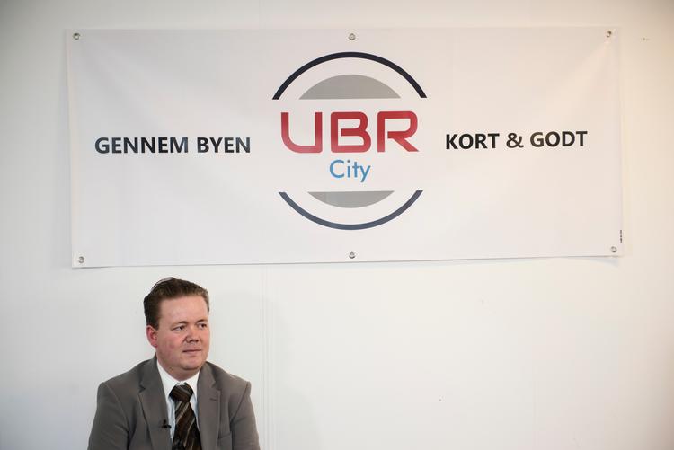 Ifølge Ubr Citys pressechef, Per Jakobsen, er der tale om en transporttjeneste, ikke en taxatjeneste. 