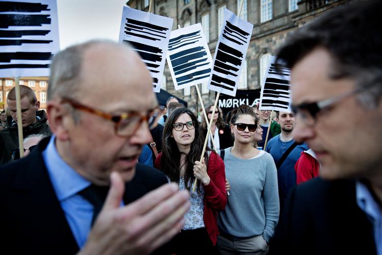 Der blev demonstreret, da offentlighedsloven blev stemt igennem i 2013.  