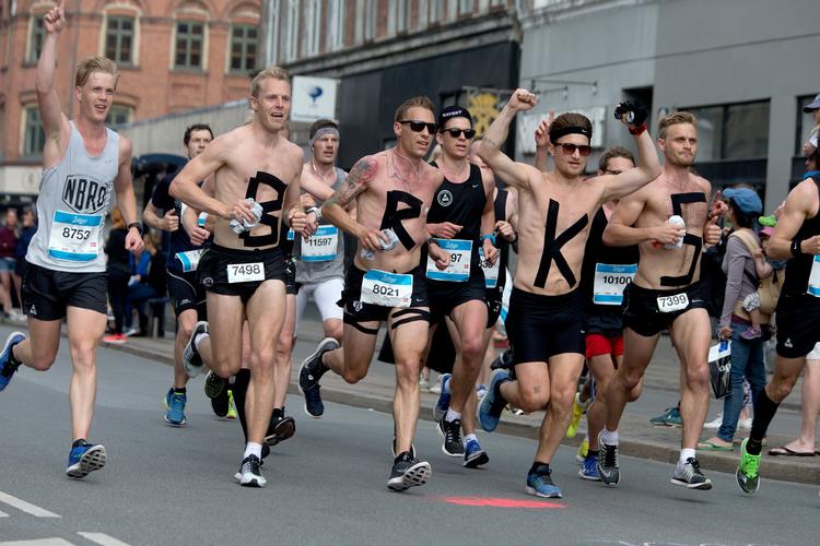 Copenhagen Marathon bliver skudt i gang ved Islands Brygge søndag klokken 9.30. 