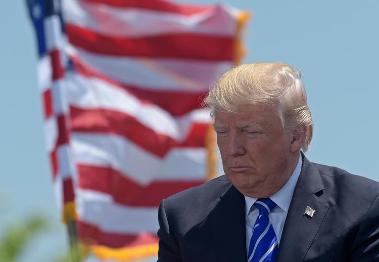 Donald Trump er under stigende pres. Fyringen af FBI-direktør James Comey har kun gjort situationen værre for præsidenten. 