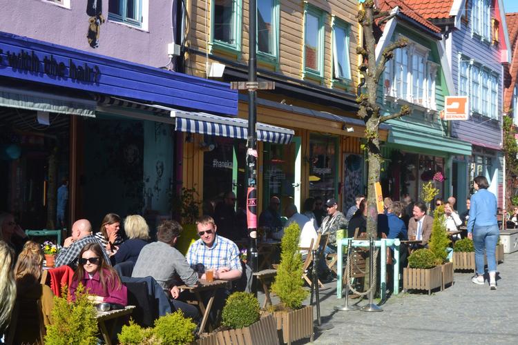 Siden 1960'erne har Stavanger udviklet sig til en mini-metropol med farverige gader og et stort udbud af restauranter.  