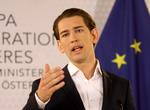 På få dage har Østrigs unge udenrigsminister Sebastian Kurz bragt kaos i landets politiske liv og bragt sig selv til tops. 