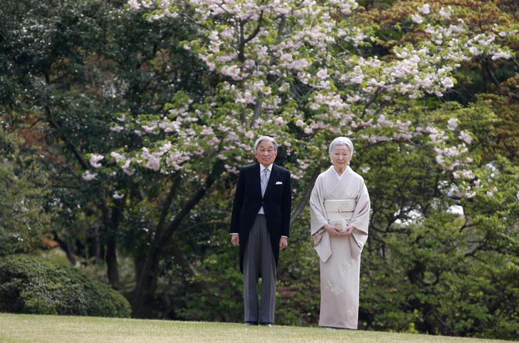 Det japanske kejserpar  Akihito  og Michiko kan måske snart trække sig tilbage. 