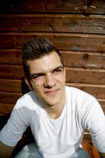 Hver tredje fortryder, at de har taget et kviklån, viser ny undersøgelse. 29-årige Mads Bertelsen tog for ti år siden et kviklån på 20.000 kroner, som lagde grundstenen til en gæld, der nu har rundet en halv million.  