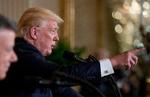 »Nej. Næste spørgsmål«, svarede Trump, da han blev bedt om at uddybe, om han havde bedt James Comey om at afslutte en undersøgelse præsidentens rådgiver Michael Flynn, inden Comey fik en fyreseddel af præsidenten.  