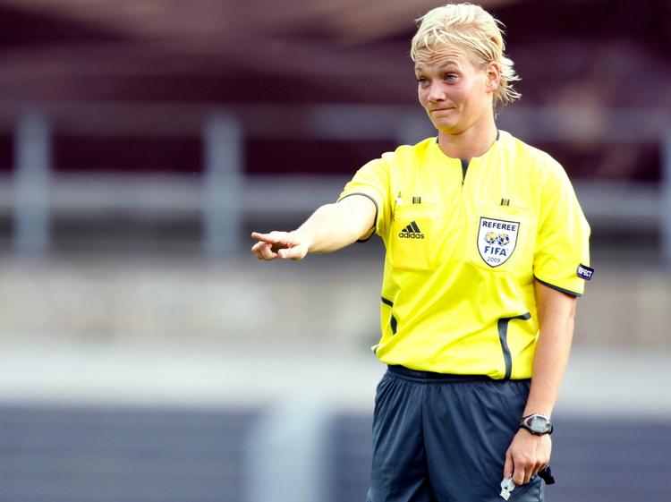 Bibiana Steinhaus skal efter 10 sæsoner i 2. Bundesliga nu til at lede kampene i den bedste tyske række. 