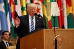 »Vi står nu over for en humanitær og sikkerhedspolitisk katastrofe, som spreder sig fra denne region«, siger Trump efter at have fået en varm modtagelse i den saudiarabiske hovedstad, Riyadh. 