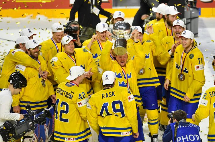 VM-trofæet skal næste år ikke så langt, når Sverige skal have det med til Danmark. 