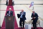 Trump taler under velkomstceremonien.  