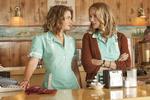 Mädchen Amick og Peggy Lipton genoptager deres roller som hhv. Shelly Johnson og Norma Jennings i 'Twin Peaks'.   