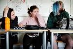 De tre elever kan sammen med deres klassekammerater fra 8.A på Dalmose Skole sikre skolen 1,3 millioner kroner, hvis de næste sommer får bedre karakterer til afgangseksamen, end sidste års 9. klasse. 
