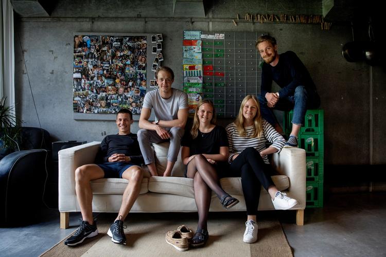 Erfaring fra gymnasiet og flere år med jura, erhvervsøkonomi og  medicin har gjort Till Christiansen, Mats Højbjerg Lassen, Julie Erch Petersen, Metha Balling og Kristian Frederiksen forholdsvis cool med eksamener. Men de glæder sig stadig til, at de er overstået. 