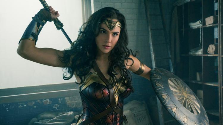 Politisk. Gal Gadot har arbejdet flere år i det israelske militær og lægger ikke skjul på sin foragt for Hamas. Foto:  Warner Bros. Pictures 