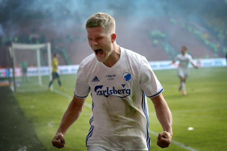 FCK's Andreas Cornelius jubler efter sin scoring til 3-1. 