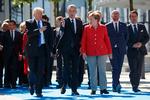 Trump sammen med andre Nato-ledere.  