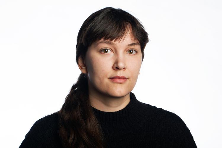 Kizaja Ulrikke Routhe-Mogensen er fast anmelder i det bogtillæg, der (heldigvis) fortsætter med at udkomme.  