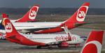 En pilot på et fly, der fløj for Air Berlin, ignorerede en advarsel om, at der var hul i skroget.  
