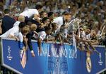 Sidste år vandt Real Madrid Champions League, og holdet er i finalen igen i år. Kampen mod Juventus i Cardiff skal spilles under tag. 