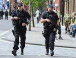 Der vil være flere bevæbnede betjente på gaderne efter terrorangrebet i Manchester. Politiet vil beskytte langt flere mål fremover. 