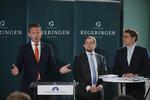 Regeringen præsenterer sit nye pensionsudspil. Fra venstres ses finansminister Kristian Jensen (V), økonomi- og indenrigsminister Simon Emil Ammitzbøll (LA) og erhvervsminister Brian Mikkelsen (K). 