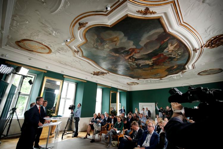 Finansminister Kristian Jensen, økonomi- og indenrigsminister Simon Emil Ammitzbøll og erhvervsminister Brian Mikkelsen fremlægger  regeringens 2025-plan. 