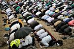 Store danske aviser giver et unuanceret billede af islam, og muslimer beskrives  som var de karikaturer. 
