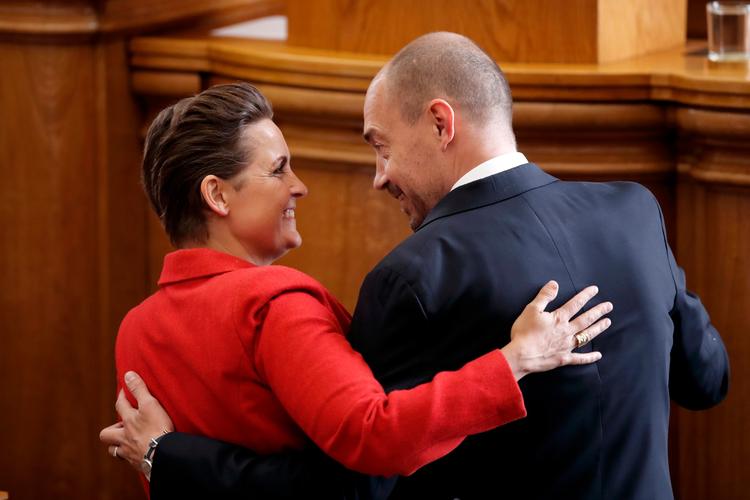 SF's Pia Olsen Dyhr og Socialdemokraternes Magnus Heunicke er ofte enige, som de også giver udtryk for her til den igangværende afslutningsdebat. SF og Socialdemokratiet har stemt det samme i 59 procent af afstemningerne siden valget. 